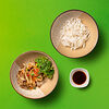 Фото к позиции меню С морепродуктами, рисовой лапшой и соусом терияки