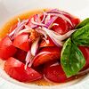 Фото к позиции меню Салат из сладких узбекских томатов с красным луком