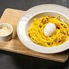 Фото к позиции меню Спагетти карбонара с яйцом пашот