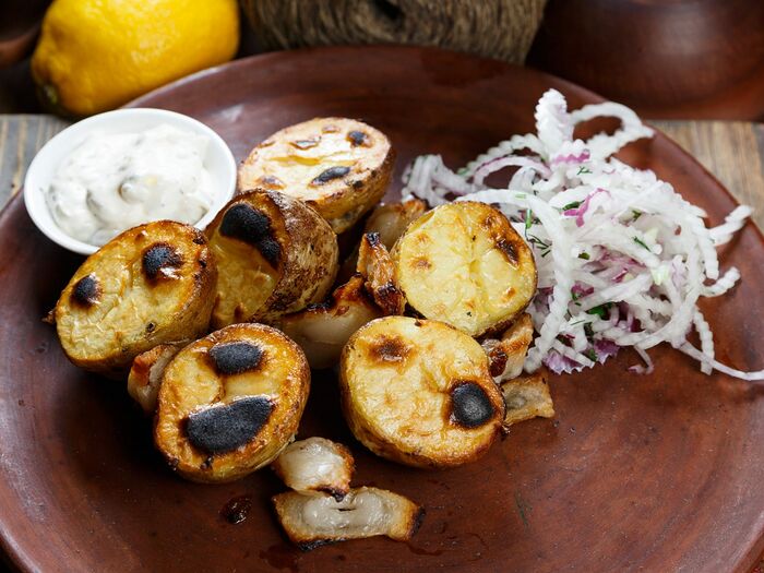 Картофель на мангале с курдючным салом