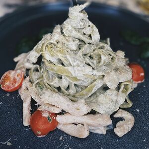 Шпинатная паста с курицей