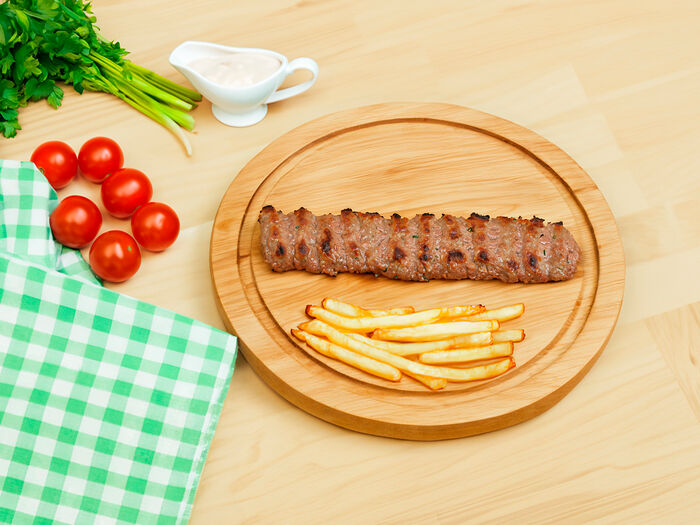 Люля-кебаб мясной с картофелем фри