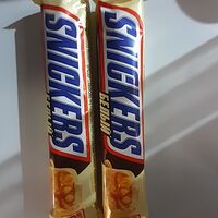 Шоколадный батончик с орехами (белый шоколад) - сникерс