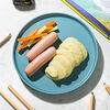 Фото к позиции меню Сосиски с пюре и овощными палочками