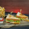 Фото к позиции меню Сэндвич с курицей и картошка фри