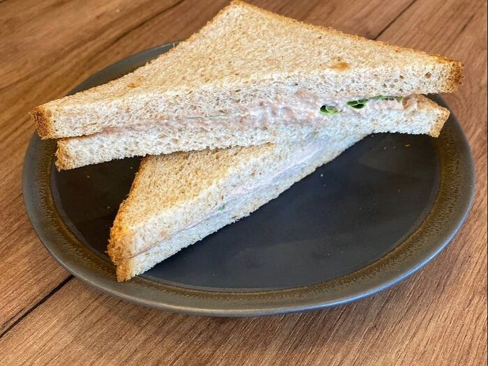 Сендвич с тунцом