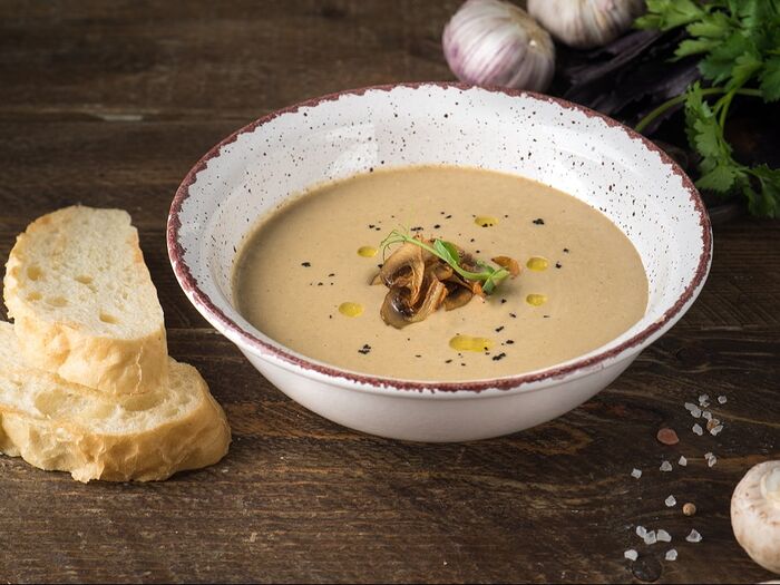Грибной крем-суп с трюфельным маслом и чиабаттой