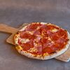 Фото к позиции меню Пицца пепперони с ветчиной