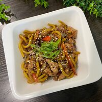 Wok с цыпленком в перечном соусе