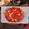 Фото к позиции меню Римская пицца с пеперони и чоризо