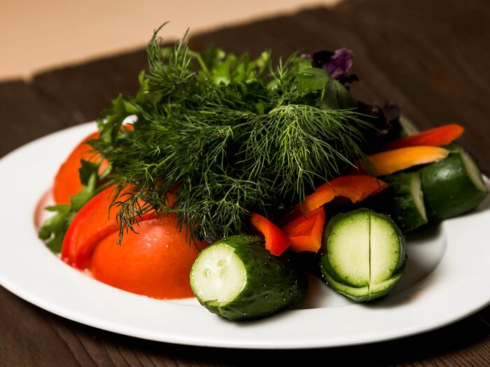 Букет свежих овощей с зеленью