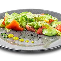Салат с подсоленными овощами