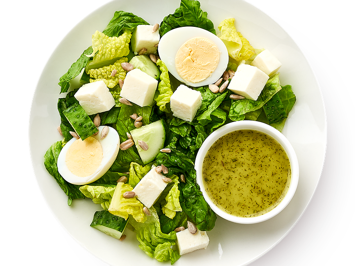 Зелёный салат с адыгейским сыром и яйцом Из Лавки
