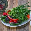 Фото к позиции меню Тарелка зелени со свежими овощами
