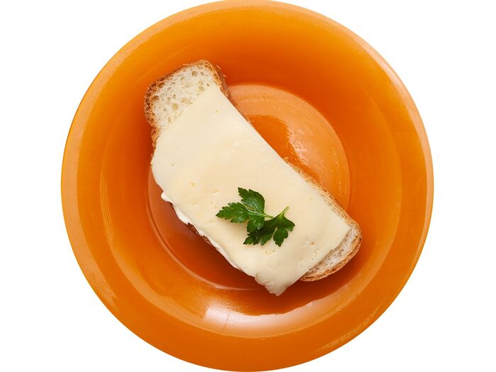 Бутерброд с маслом и сыром