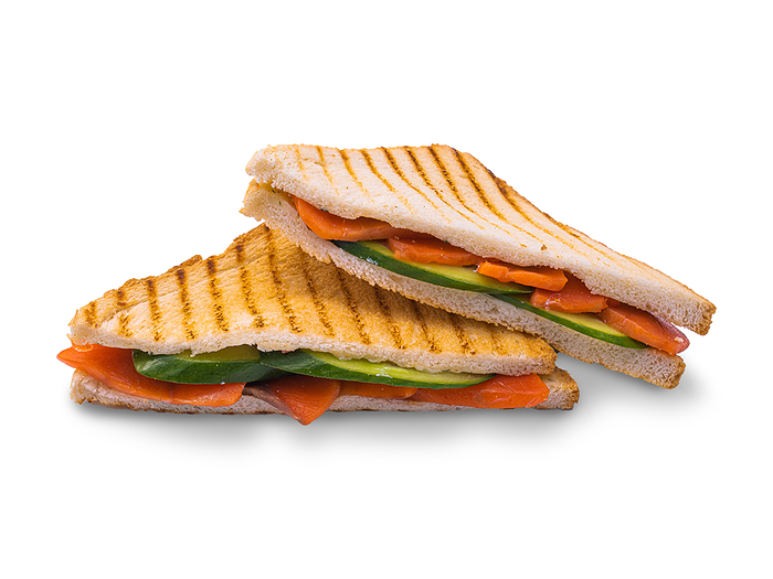 Сэндвич с лососем в упаковке