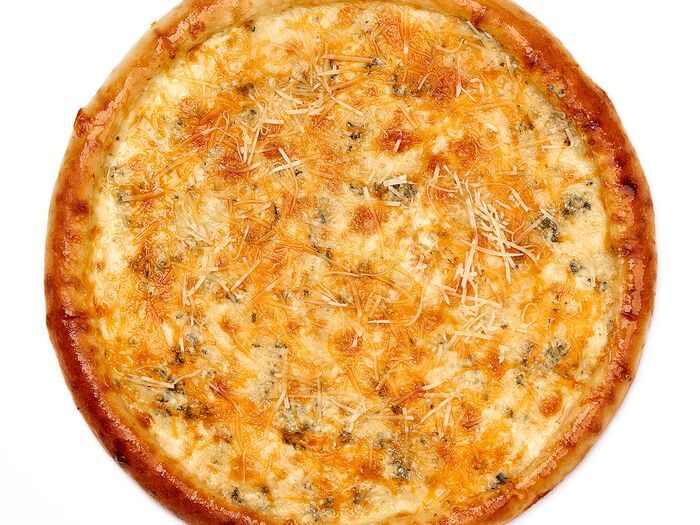 Пицца Четыре сыра на тонком тесте