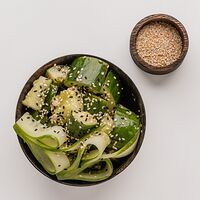 Салат из огурцов в азиатском соусе