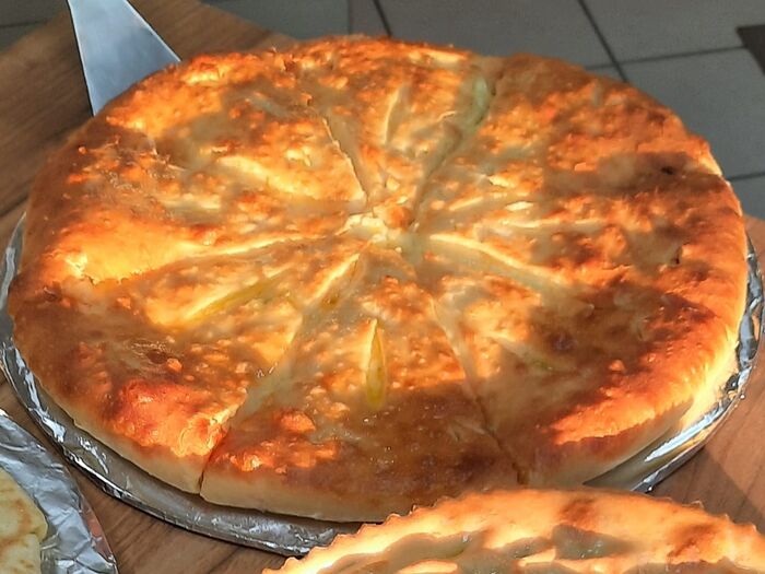 Пирог осетинский с сыром и воздушным картофелем (Картофджин)