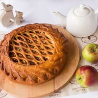 Пирог с яблоком и корицей