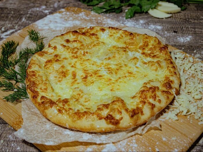 Хачапури по-грузински с двойным сыром