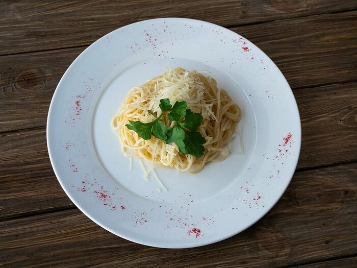Спагетти с сыром пармезан