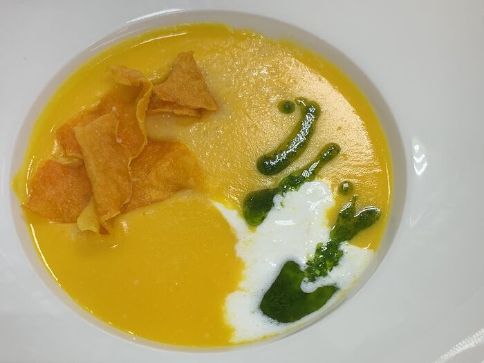 Крем-суп из тыквы с сыром Страчателла