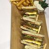 Фото к позиции меню Клаб-сэндвич с курицей и беконом