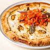 Фото к позиции меню Пицца с мидиями и кальмаром