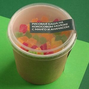 Каша рисовая на кокосовом молоке с манго и ананасом