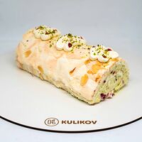 Десерт Ролл-суфле с фисташкой