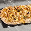 Фото к позиции меню Пицца с беконом, двумя видами сыра и трюфельным маслом