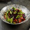Фото к позиции меню Салат со свекольным муссом, зеленью и овощами