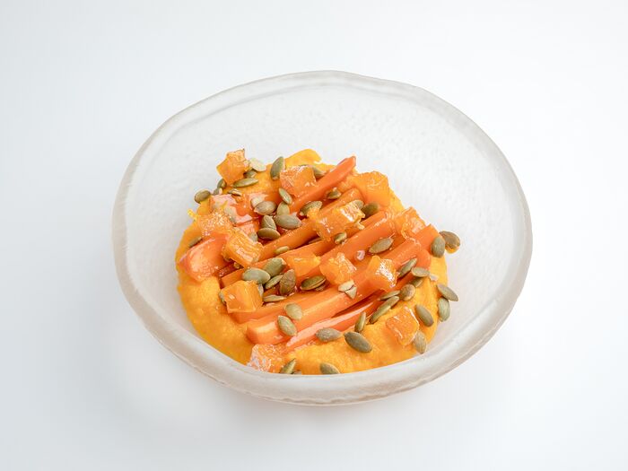 Тыквенный хумус с карамелизированной морковью