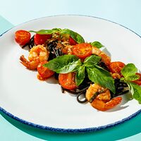 Спагетти Нэри с пикантным соусом и креветками