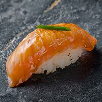 Суши опаленные лосось