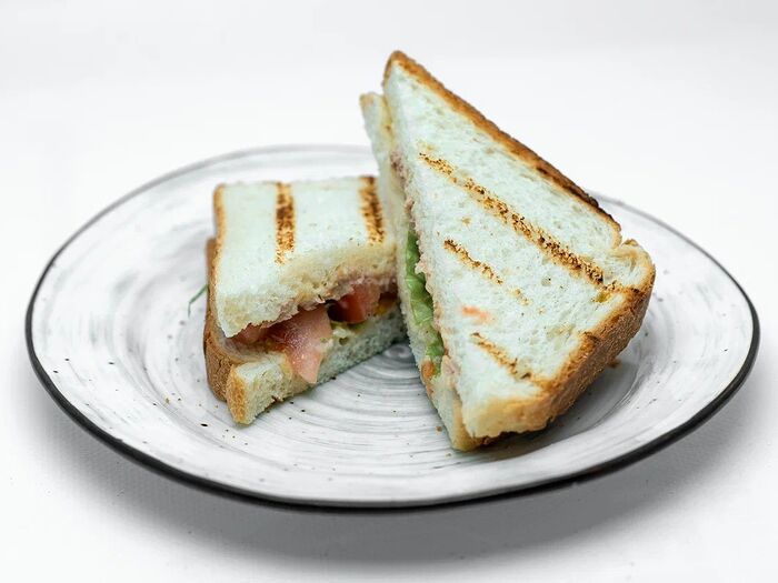 Сэндвич с тунцом