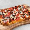 Фото к позиции меню Римская пицца Пеперони и горгондзола с трюфельным маслом