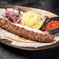 Урфа-кебаб с мангала с турецким рисом