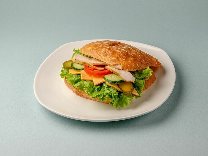 Сэндвич с курицей и овощами