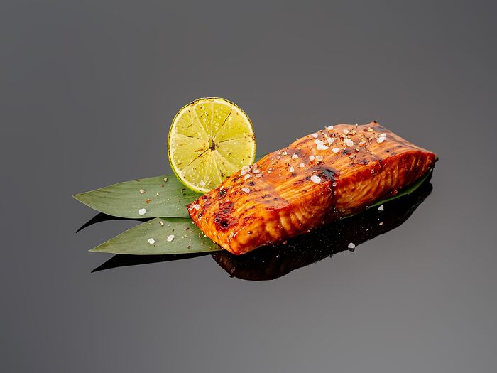 Глазированный лосось в соусе унаги