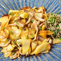 Жареный картофель по-домашнему с грибами
