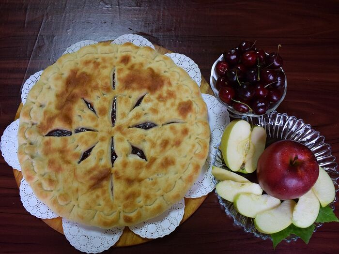 Осетинские пироги с вишней в москве