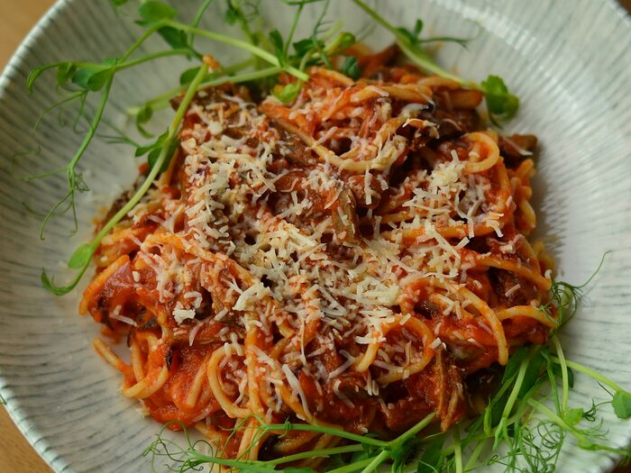 Спагетти с говядиной и соусом пилати