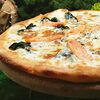 Фото к позиции меню Пицца Семга, шпинат, сыр