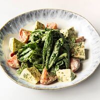 Зеленый салат с имеретинским сыром