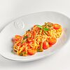 Фото к позиции меню Спагетти с стручковой фасолью и томатами