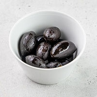 Черные оливки сорта ночеллара
