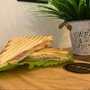 Фото к позиции меню Сэндвич ветчина и сыр
