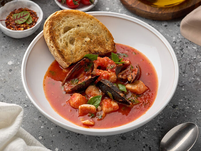 Каччукко - томатный суп с морепродуктами